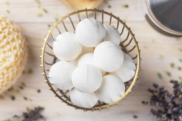 Comment créer une ambiance salle de cinéma authentique dans une pièce dédiée ?